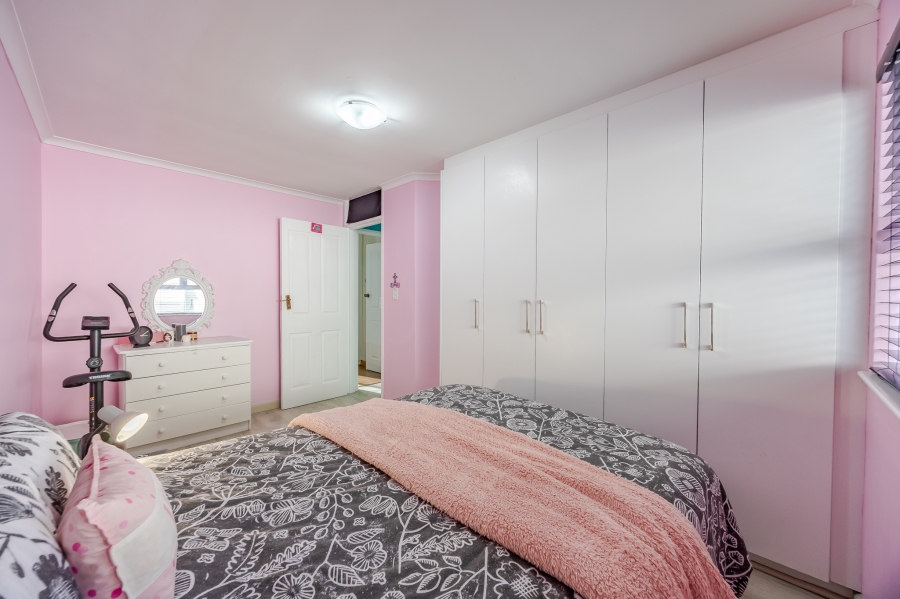 2 Bedroom Property for Sale in Lakeside Western Cape